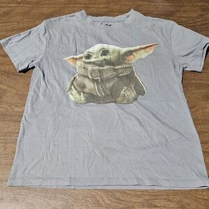 Star Wars Gray Tee with Baby Yoda Design Size XL